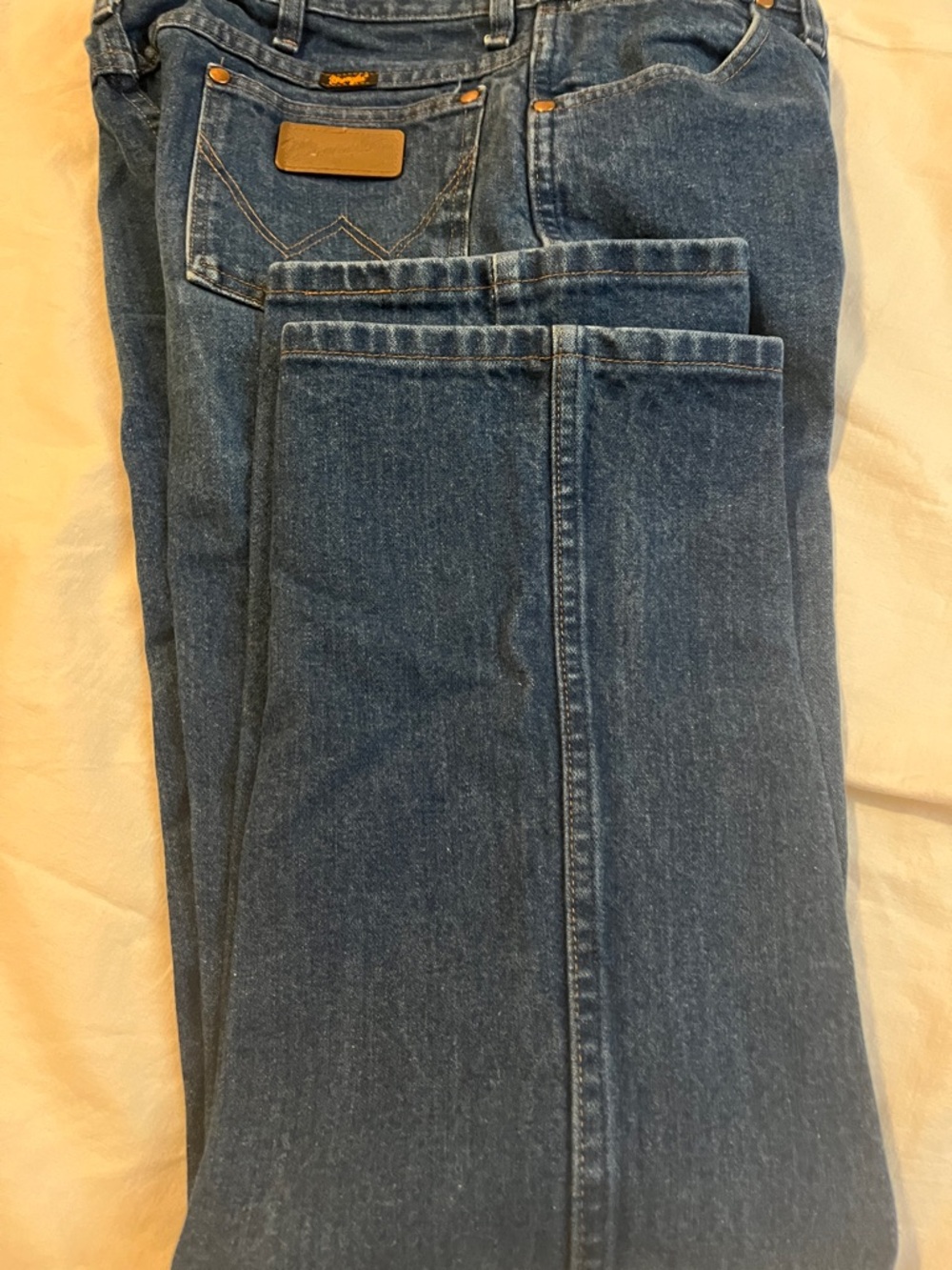 Wrangler Classic Blue Straight-Leg  Bootcut Jeans
Mens size 36x30